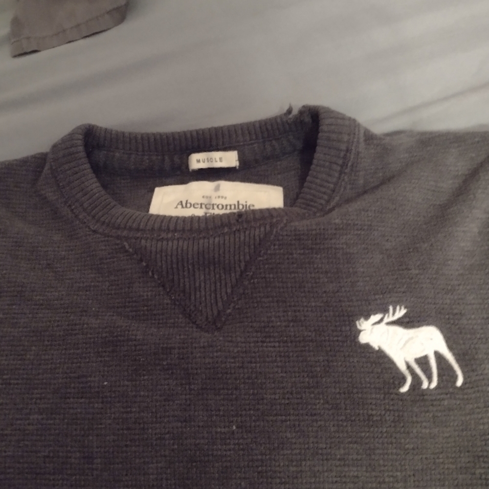 Abercrombie & Fitch Men’s Dark Gray Sweater